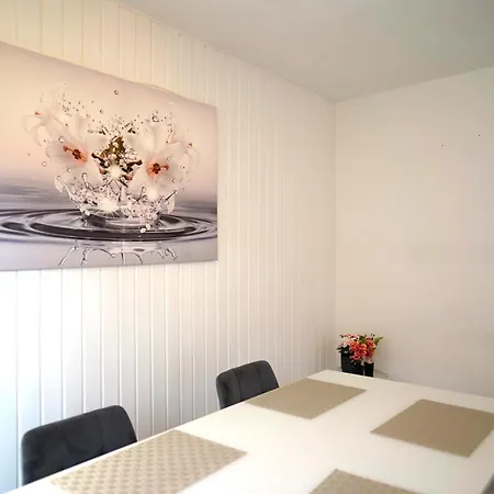 Luxus Maisonette In Mit Grosser Dachterrasse - Wehome Premium *