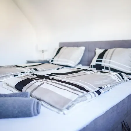 Luxus Maisonette In Mit Grosser Dachterrasse - Wehome Premium * Kaiserslautern